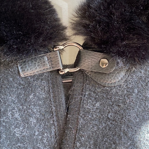 Charcoal/black faux fur poncho - Picture 3 of 4